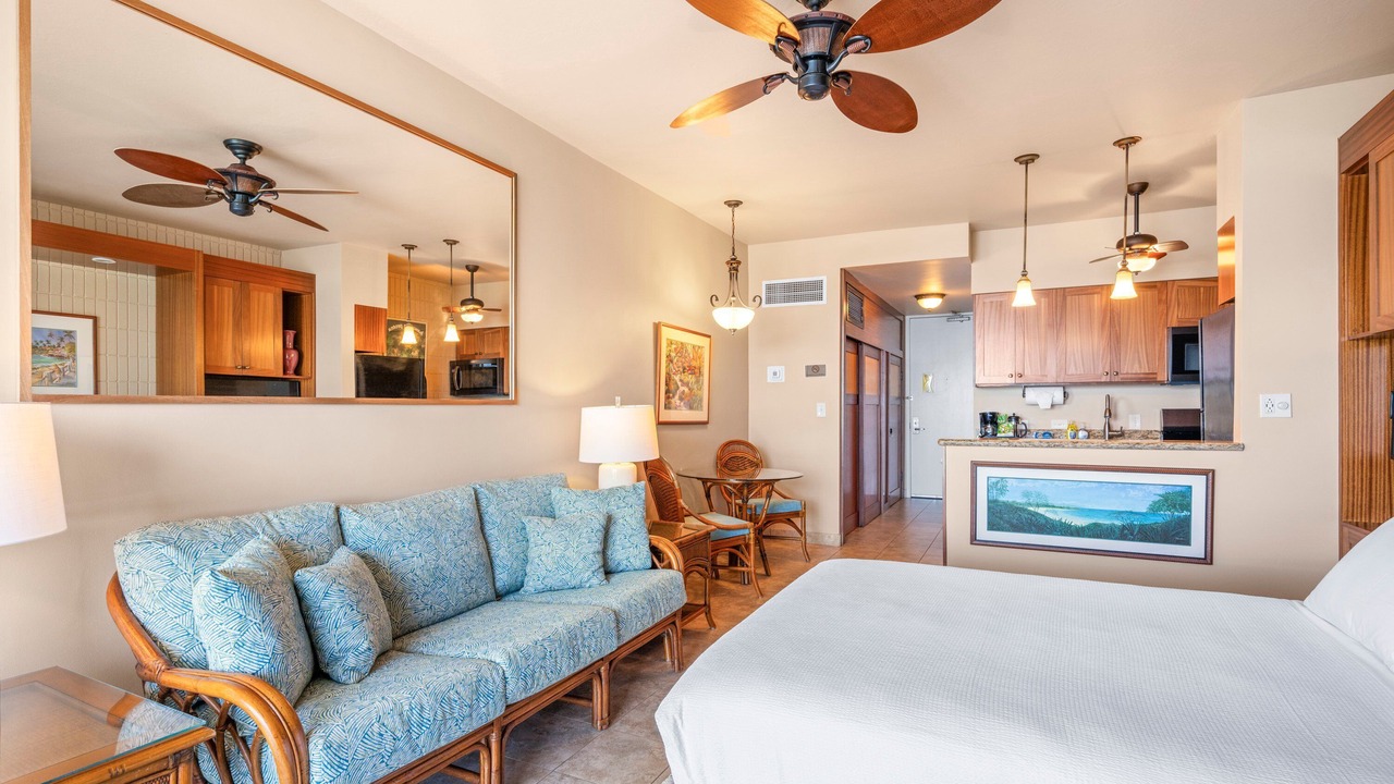 Photo of Bedroom in Historic Lahaina Front Street