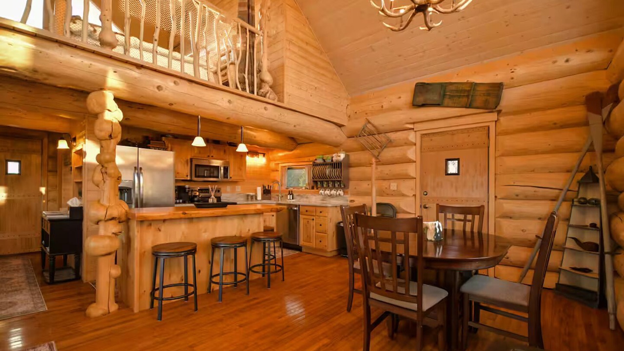 Photo of Livingroom in Homer