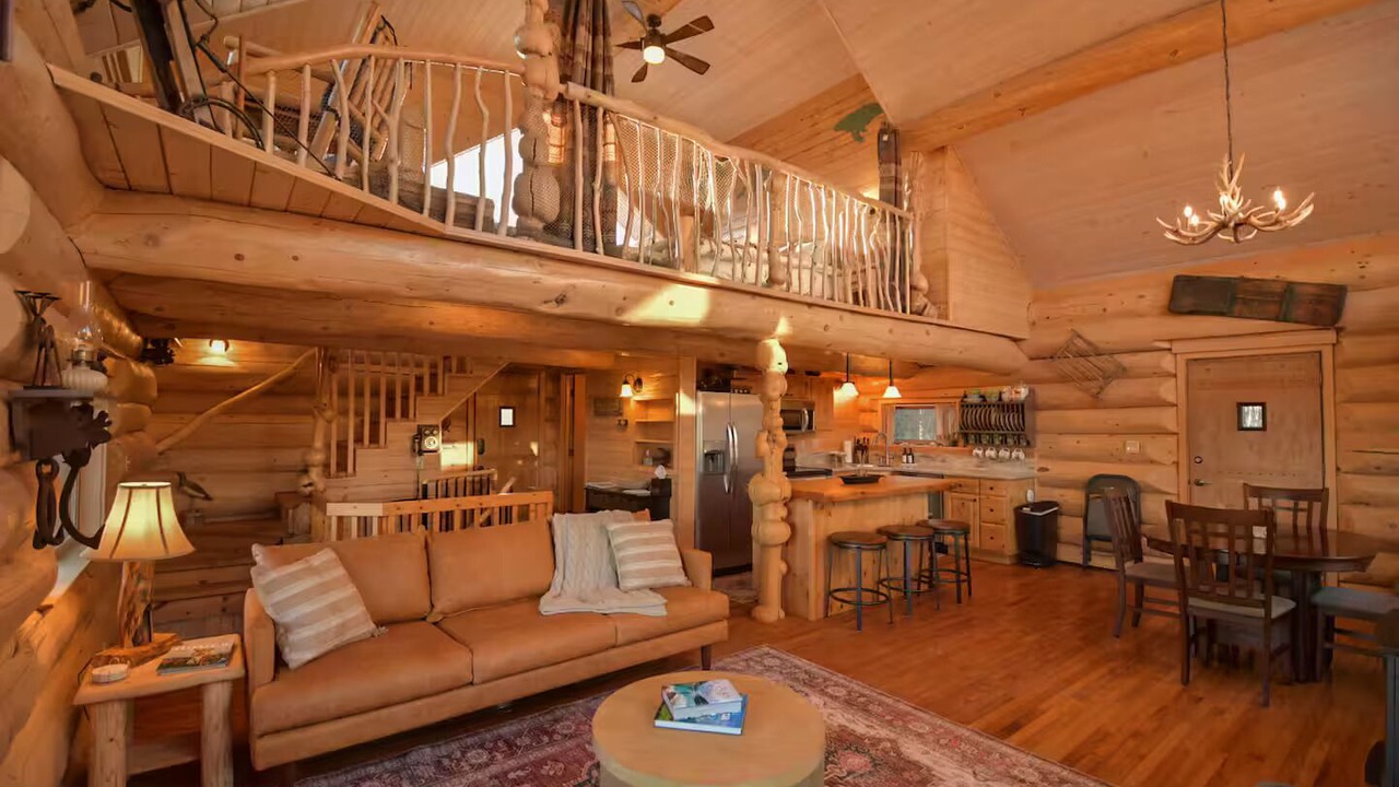 Photo of Livingroom in Homer