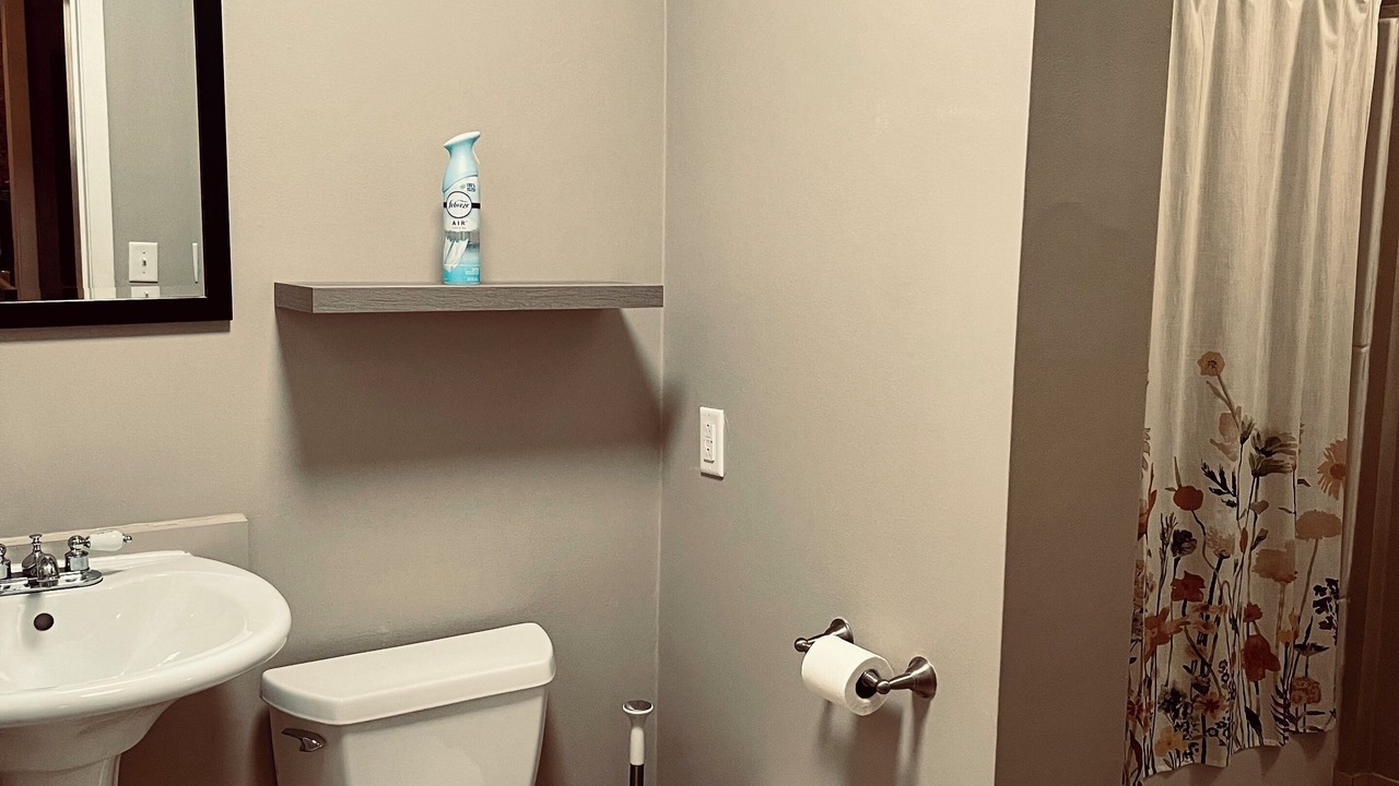 Photo of Bathroom in Warren