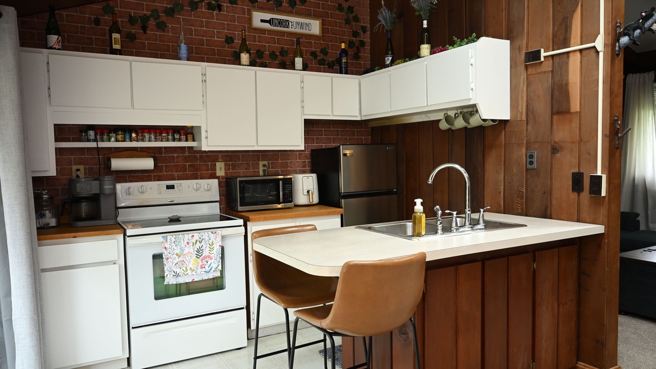 Photo of Kitchen in Lake Breeze Park