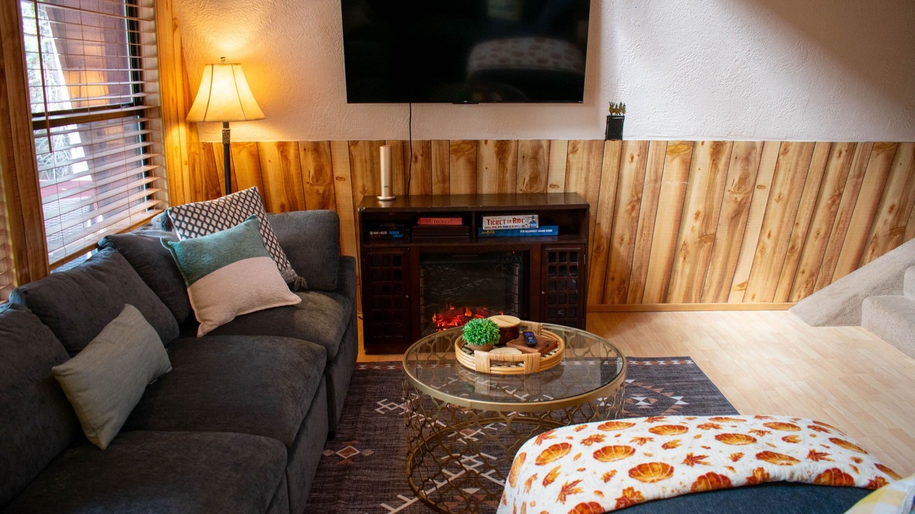 Photo of Livingroom in Meadow View Heights