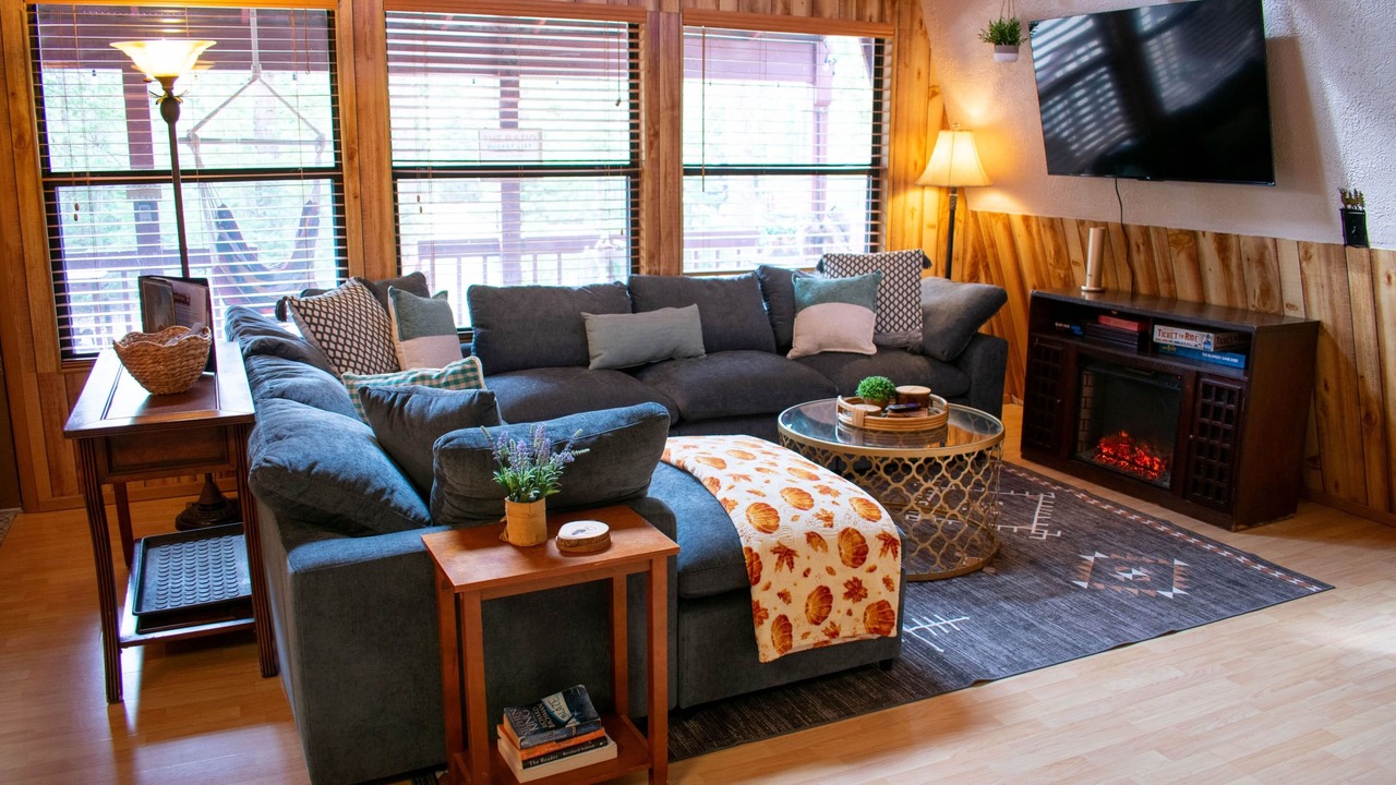Photo of Livingroom in Meadow View Heights