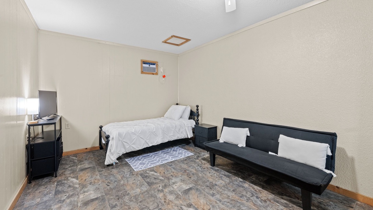 Photo of Bedroom in Valliant
