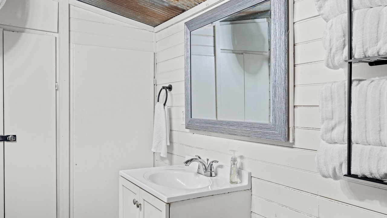 Photo of Bathroom in Valliant