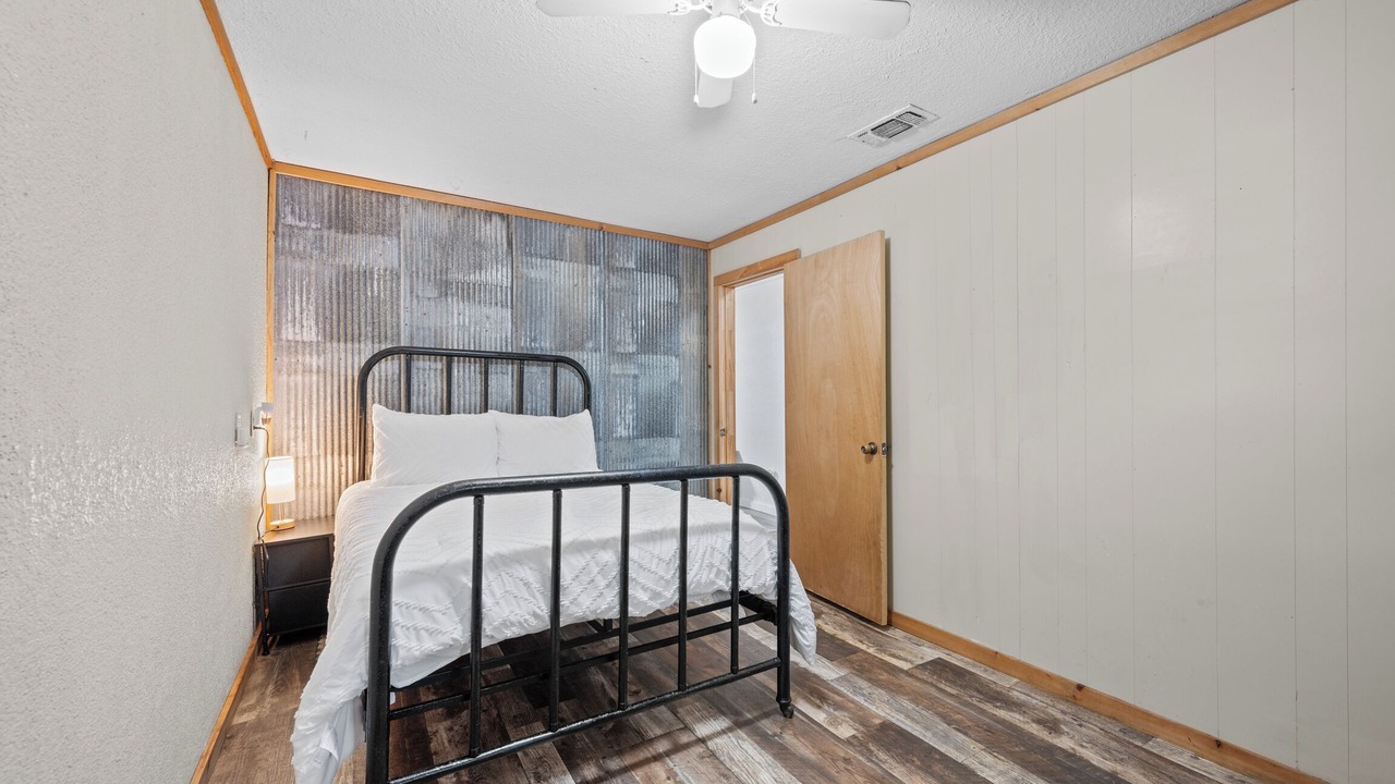 Photo of Bedroom in Valliant