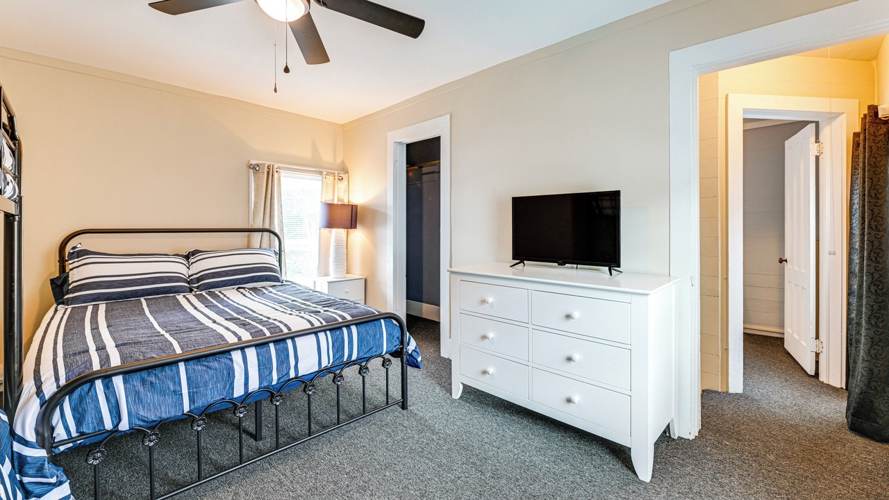 Photo of Bedroom in Seneca Falls