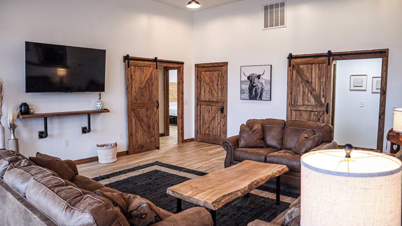 Photo of Livingroom in Hammondsport
