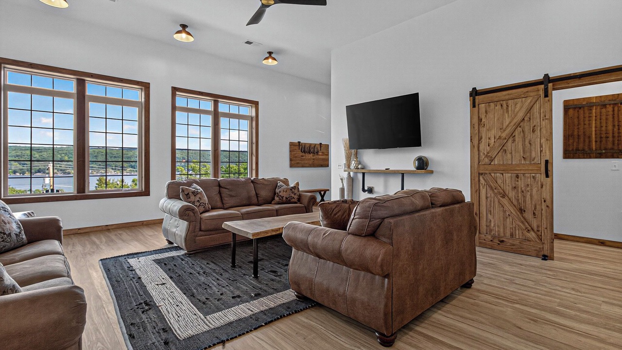 Photo of Livingroom in Hammondsport