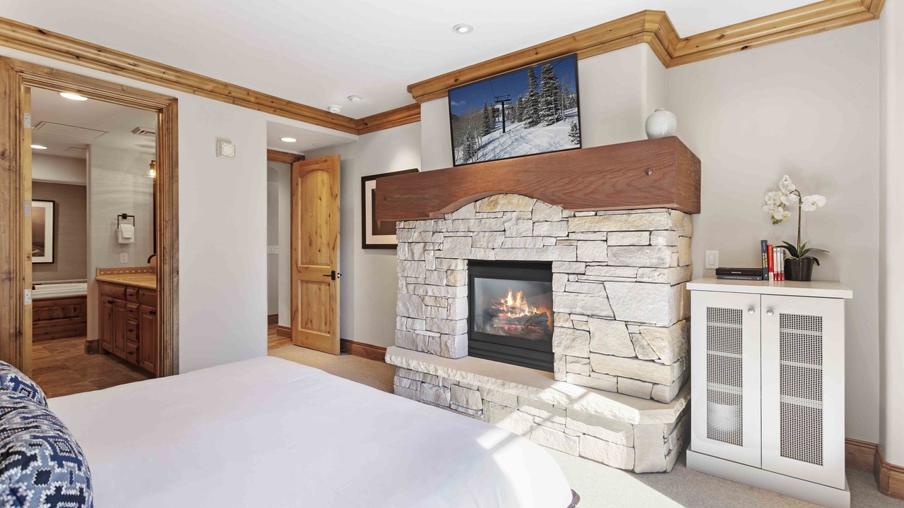 Photo of Livingroom in Empire Pass