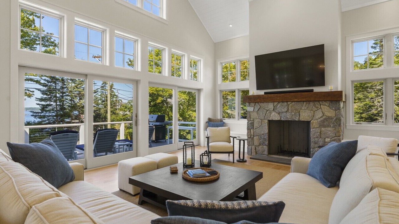 Photo of Livingroom in East Boothbay