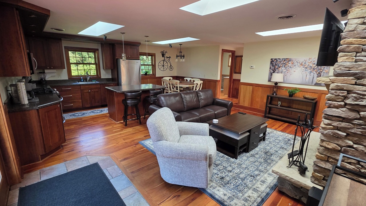 Photo of Livingroom in Mayville