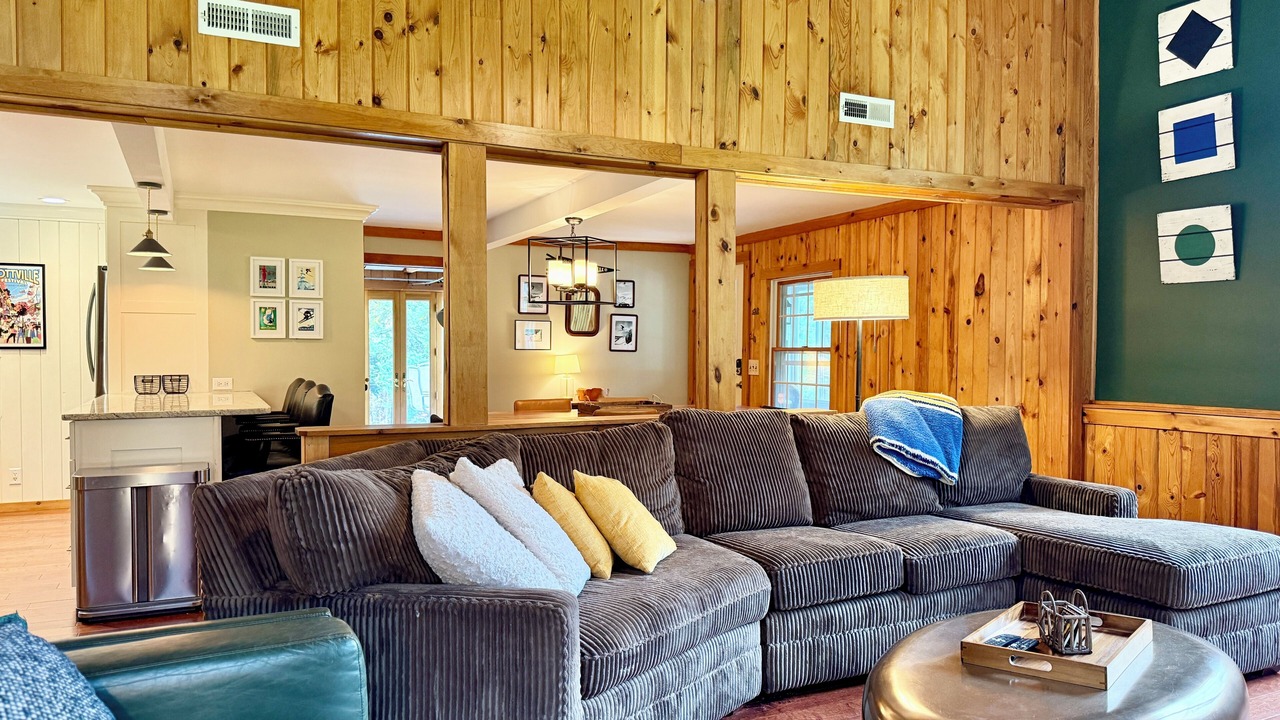 Photo of Livingroom in Ellicottville