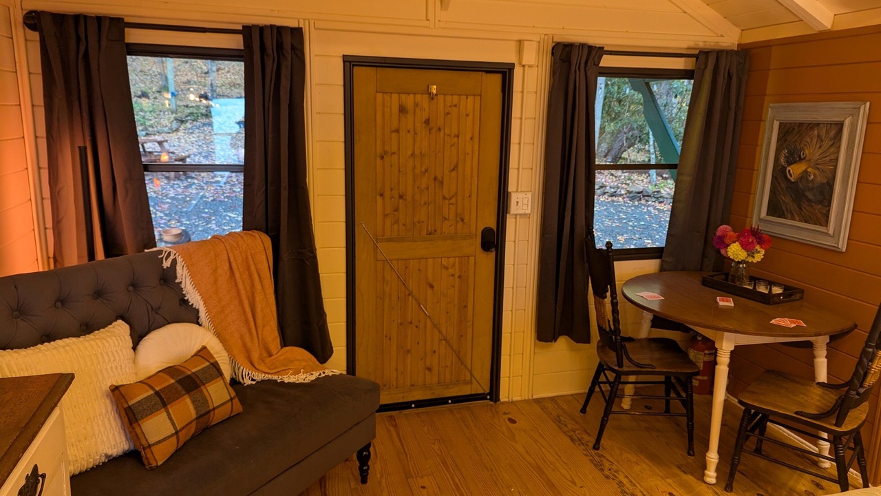 Photo of Livingroom in Laurel Ridge
