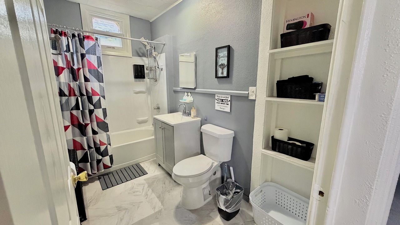 Photo of Bathroom in Front Park