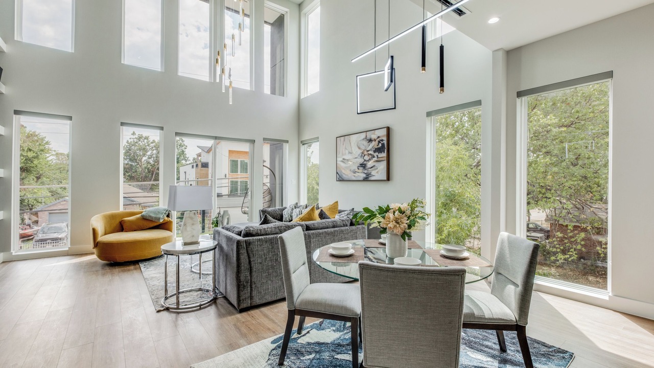 Photo of Livingroom in West Dallas