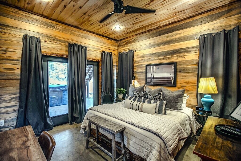 Photo of Bedroom in Hochatown