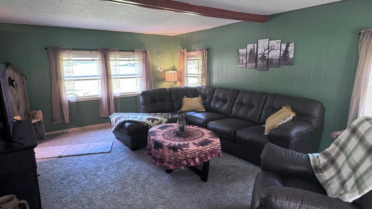 Photo of Livingroom in Weedville