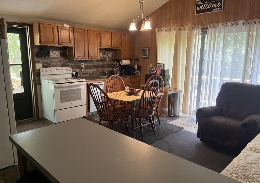 Photo of Livingroom in Russell