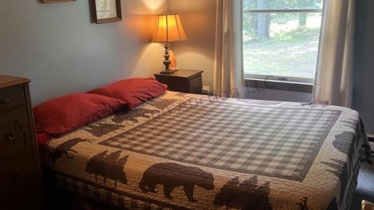 Photo of Bedroom in Russell