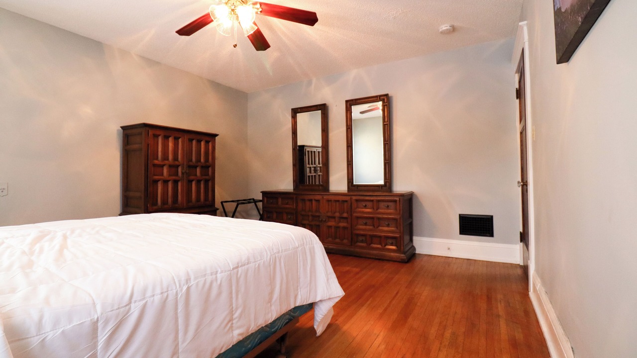 Photo of Bedroom in Niagara Falls