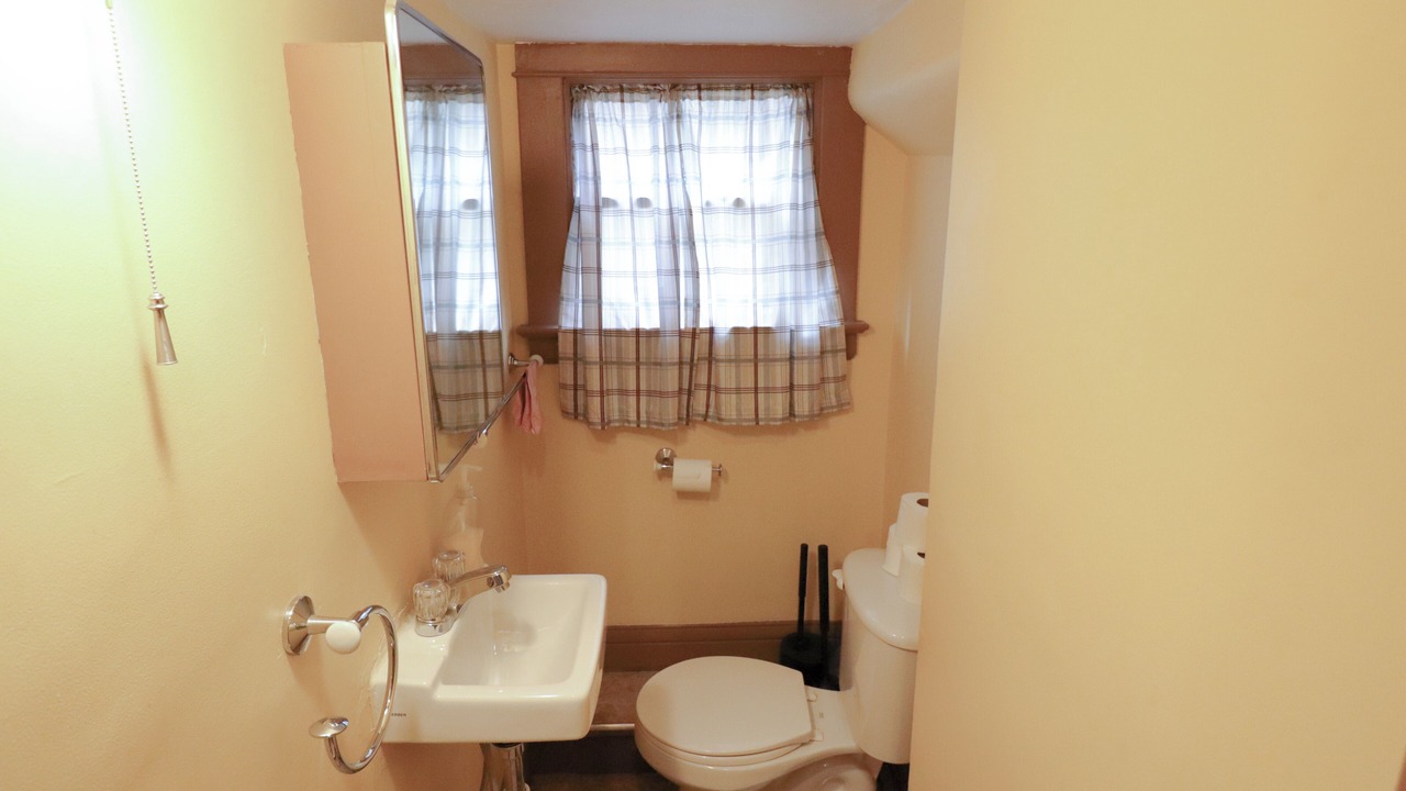 Photo of Bathroom in Niagara Falls