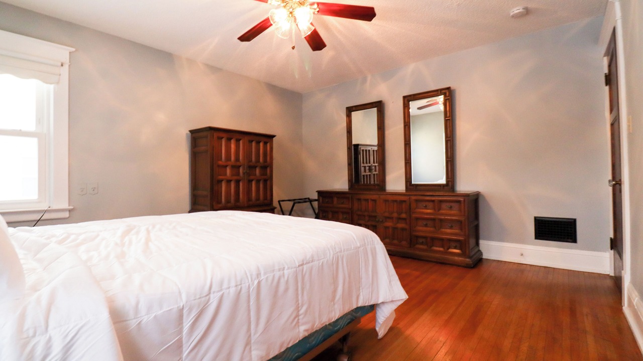 Photo of Bedroom in Niagara Falls