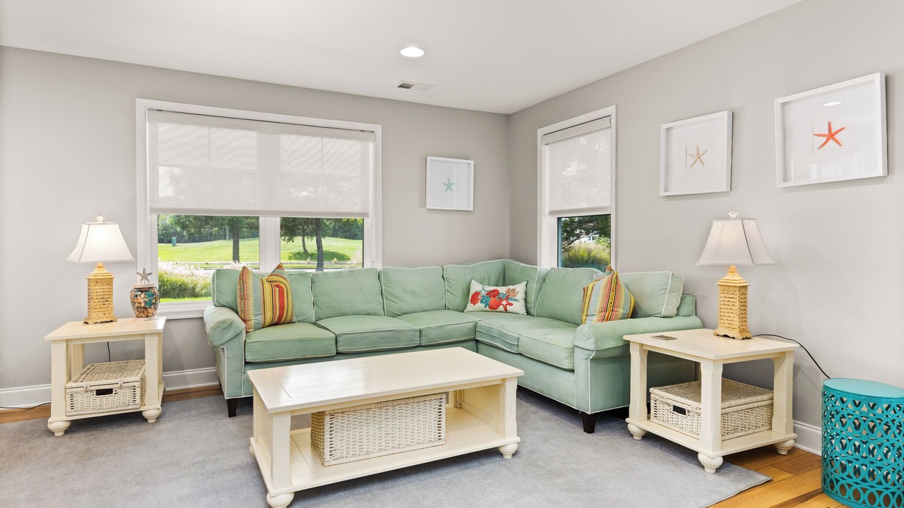 Photo of Livingroom in Bayside