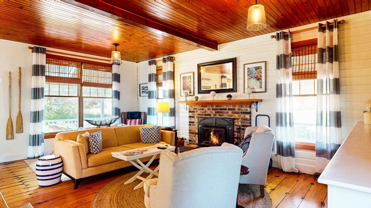 Photo of Livingroom in Ocean Point