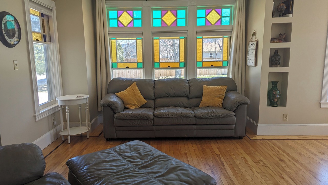 Photo of Livingroom in Upper Village