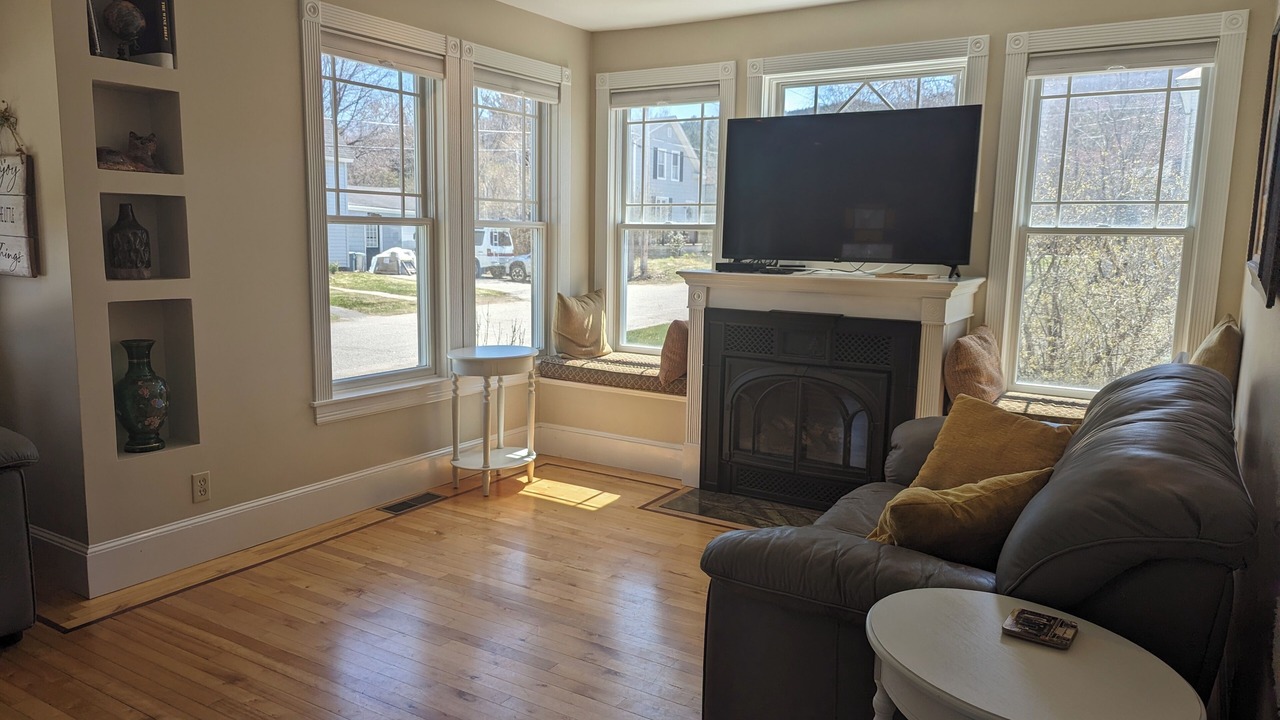 Photo of Livingroom in Upper Village