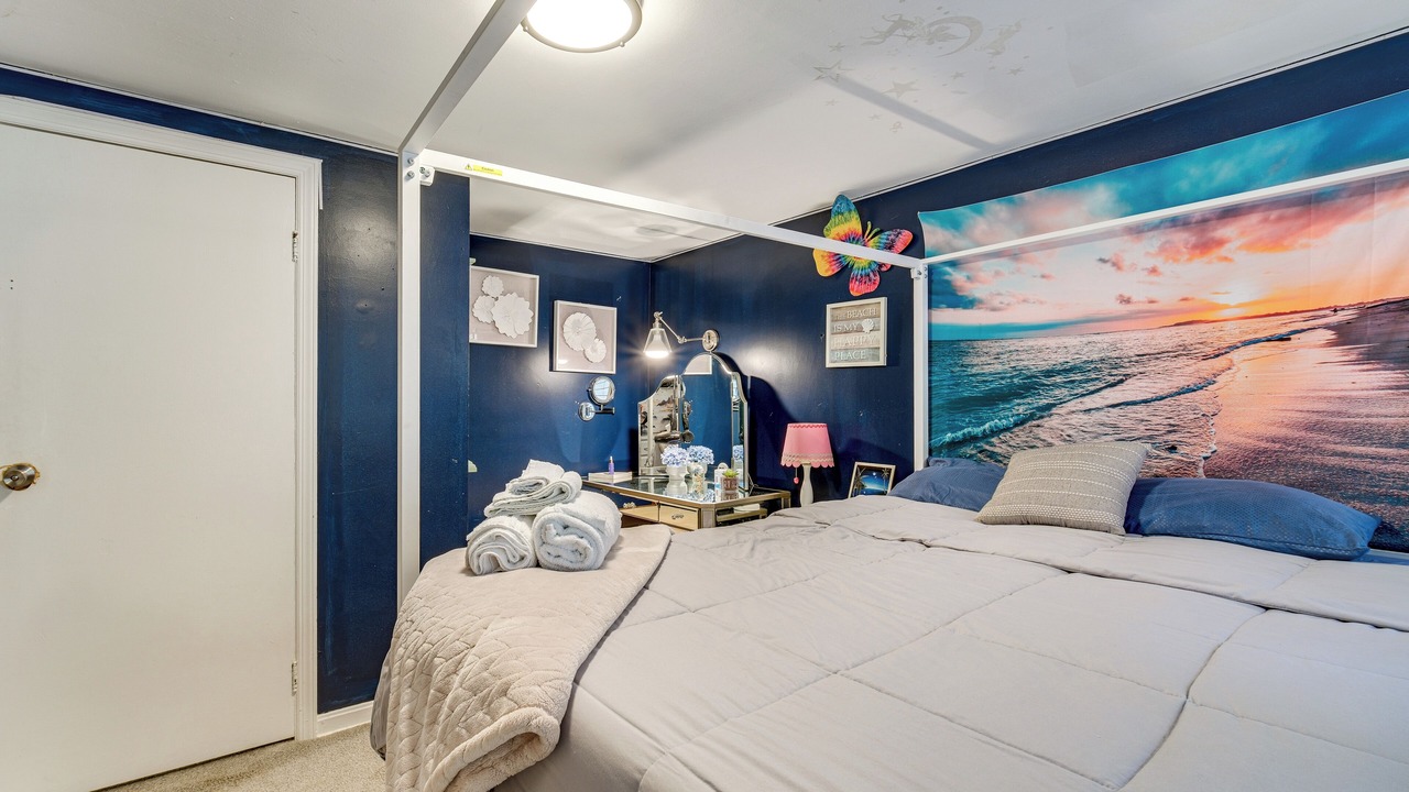 Photo of Bedroom in Oakwood Village