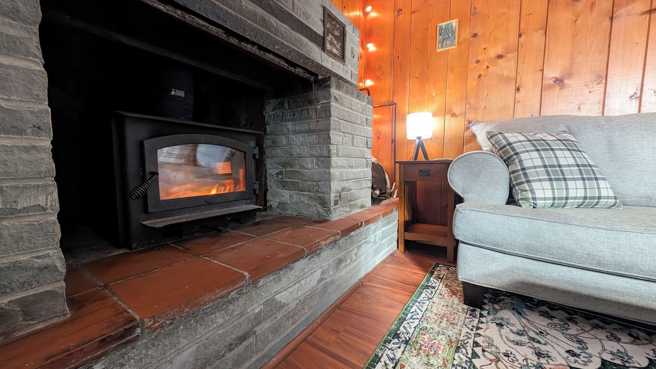 Photo of Livingroom in Farmersville Station