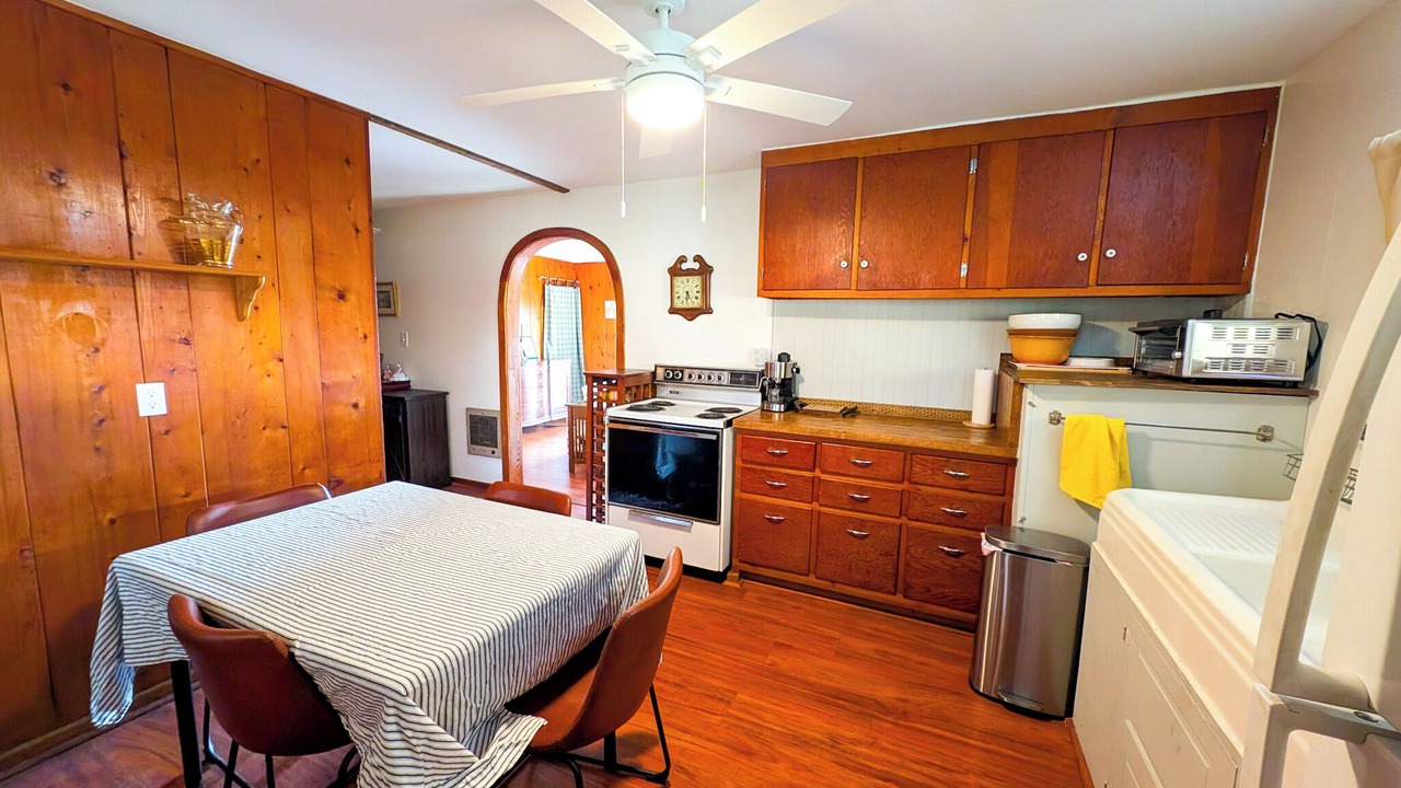 Photo of Kitchen in Farmersville Station