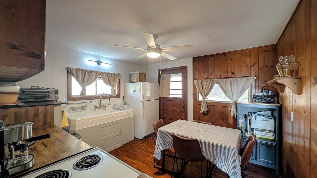 Photo of Kitchen in Farmersville Station