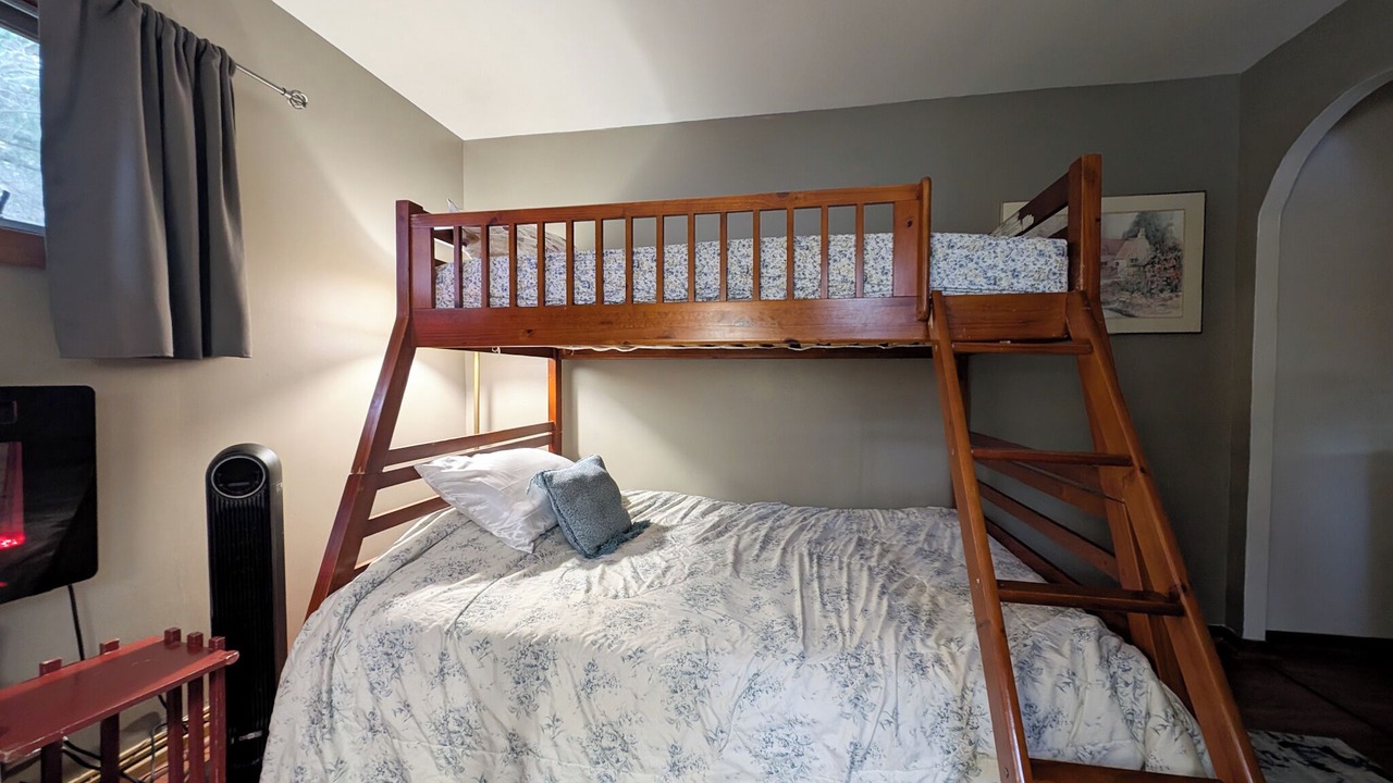 Photo of Bedroom in Farmersville Station
