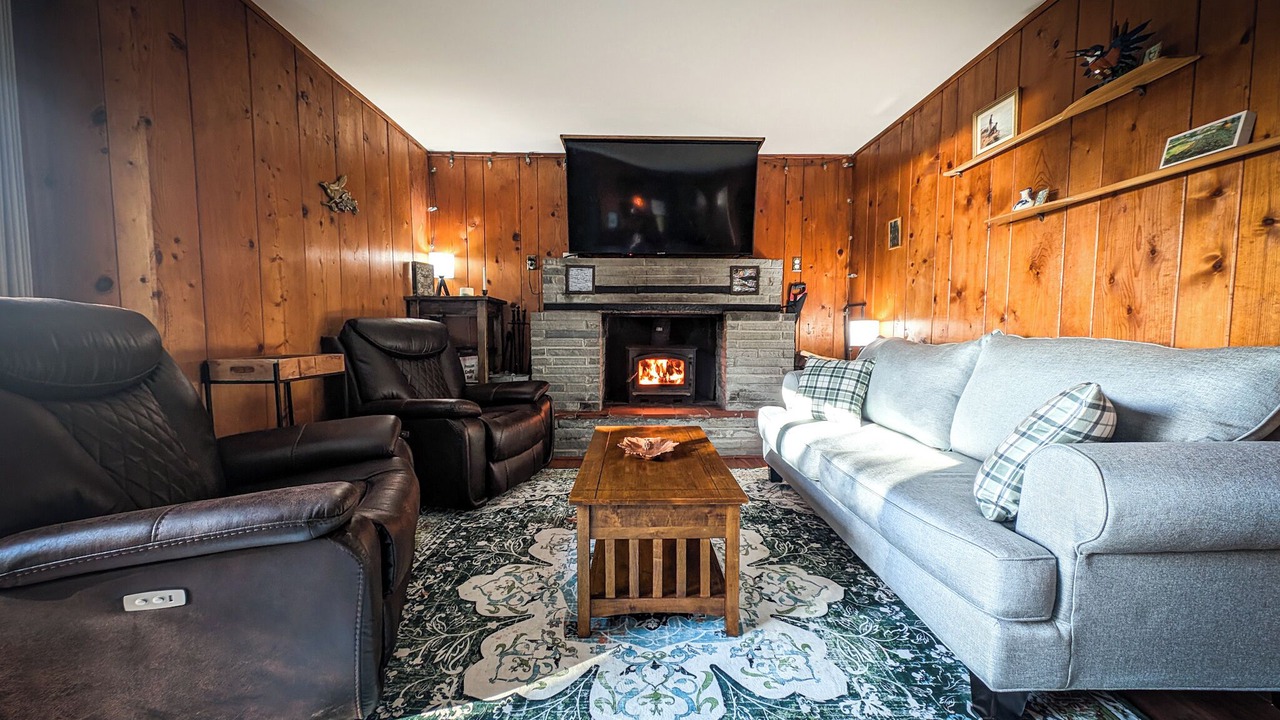 Photo of Livingroom in Farmersville Station