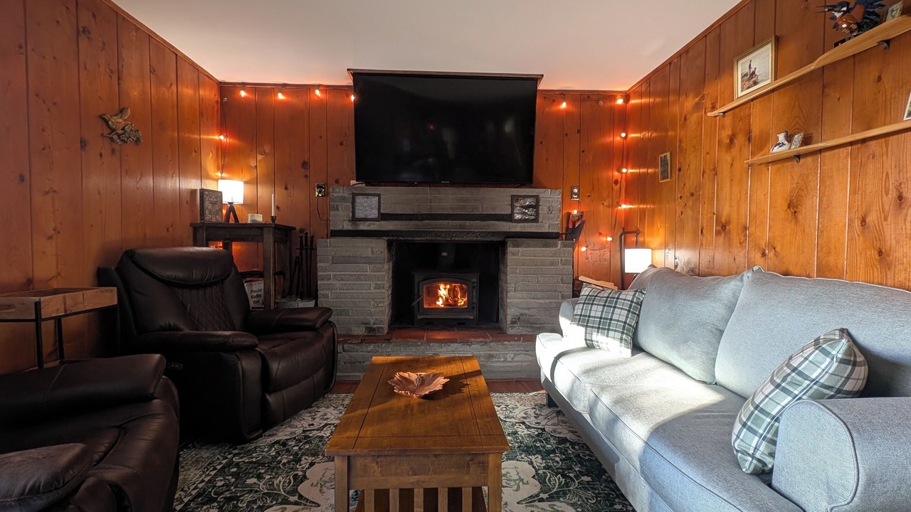 Photo of Livingroom in Farmersville Station