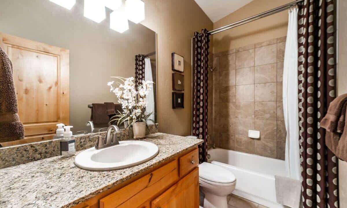 Photo of Bathroom in Bear Hollow Village