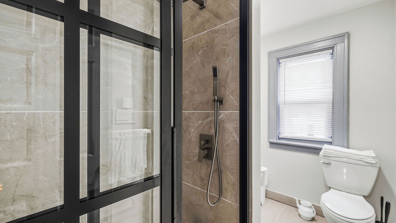 Photo of Bathroom in Downtown Niagara Falls