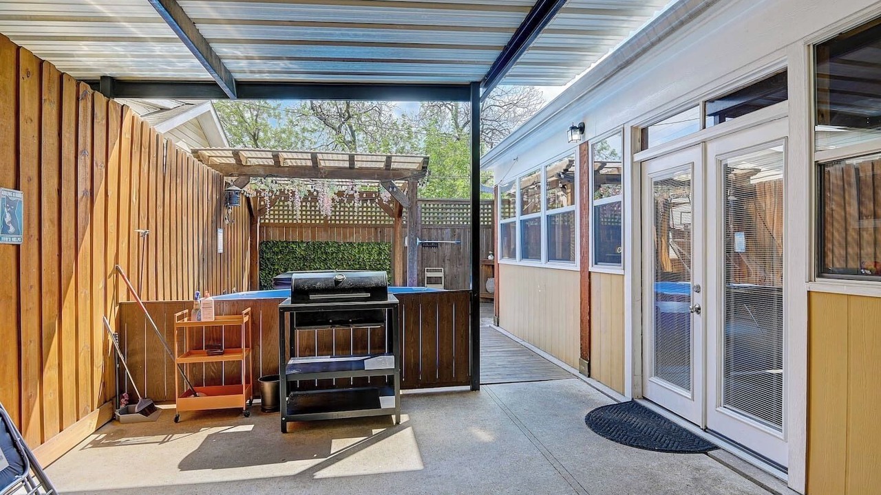 Photo of Patio Balcony in Oak Cliff