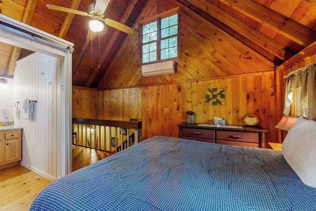 Photo of Bedroom in Raccoon Ridge