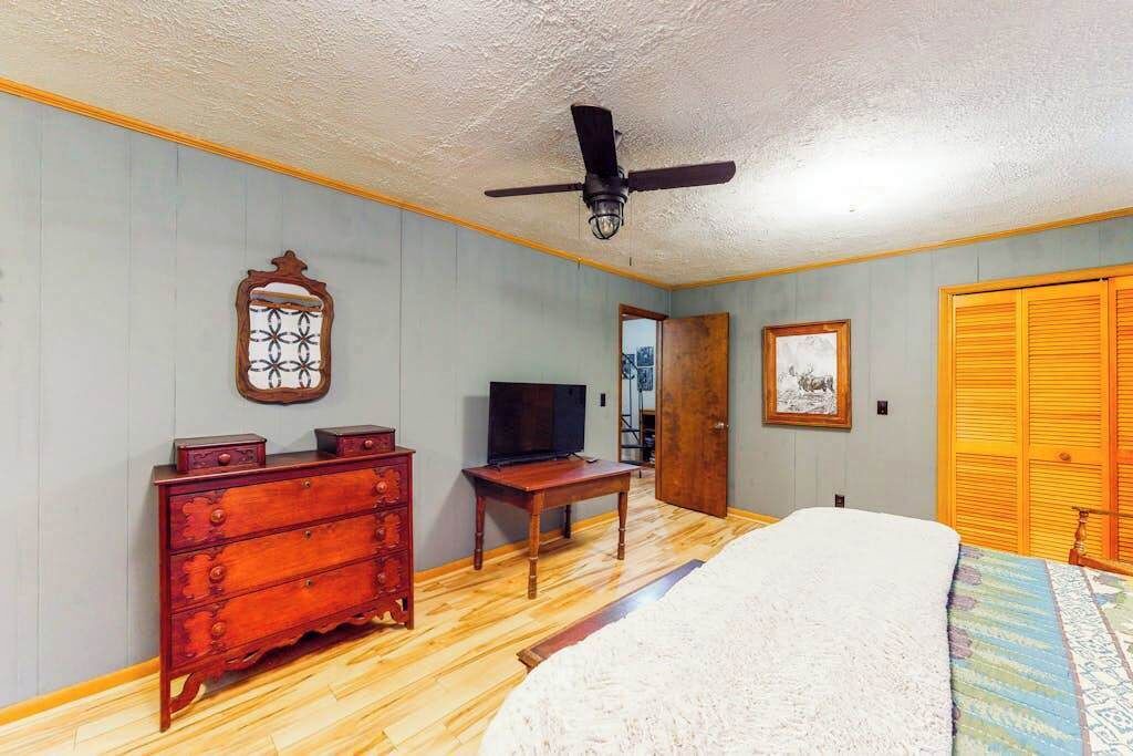 Photo of Bedroom in Blairsville