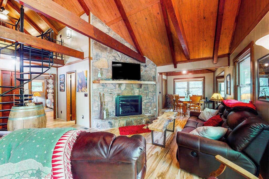 Photo of Livingroom in Blairsville