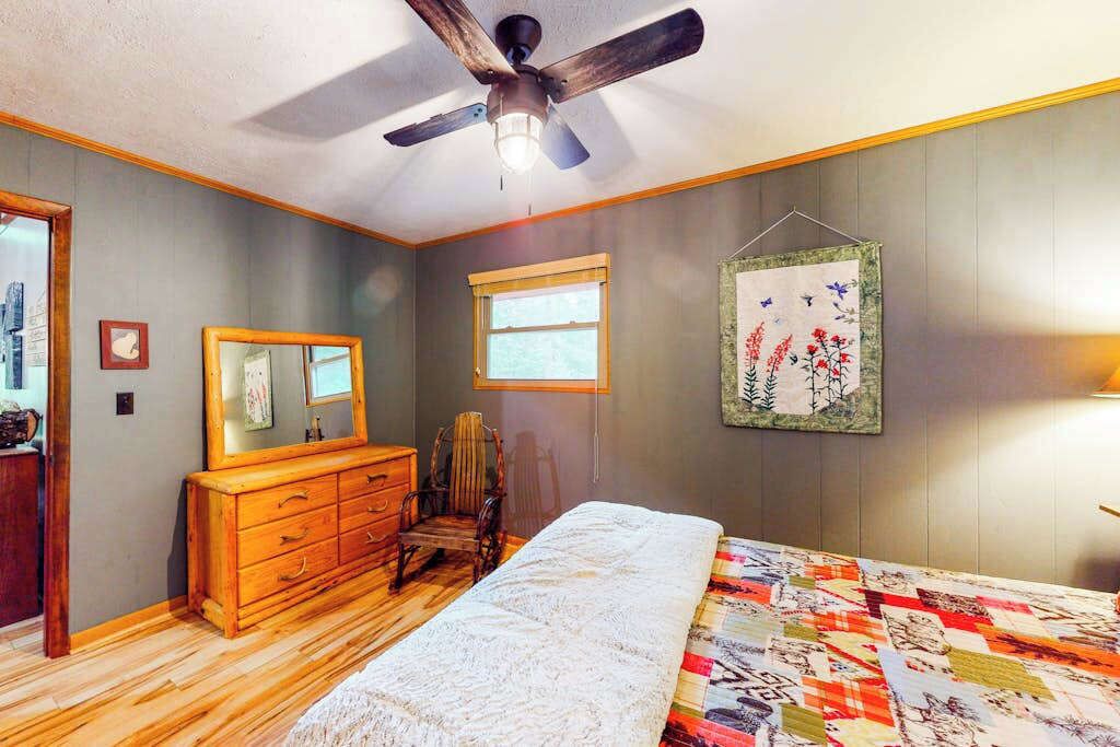 Photo of Bedroom in Blairsville