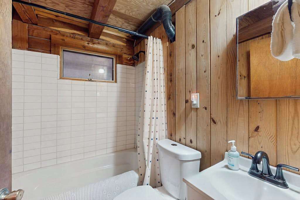Photo of Bathroom in Cleveland