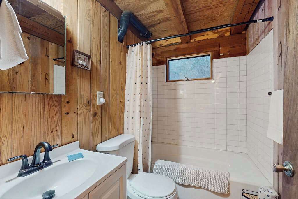 Photo of Bathroom in Cleveland
