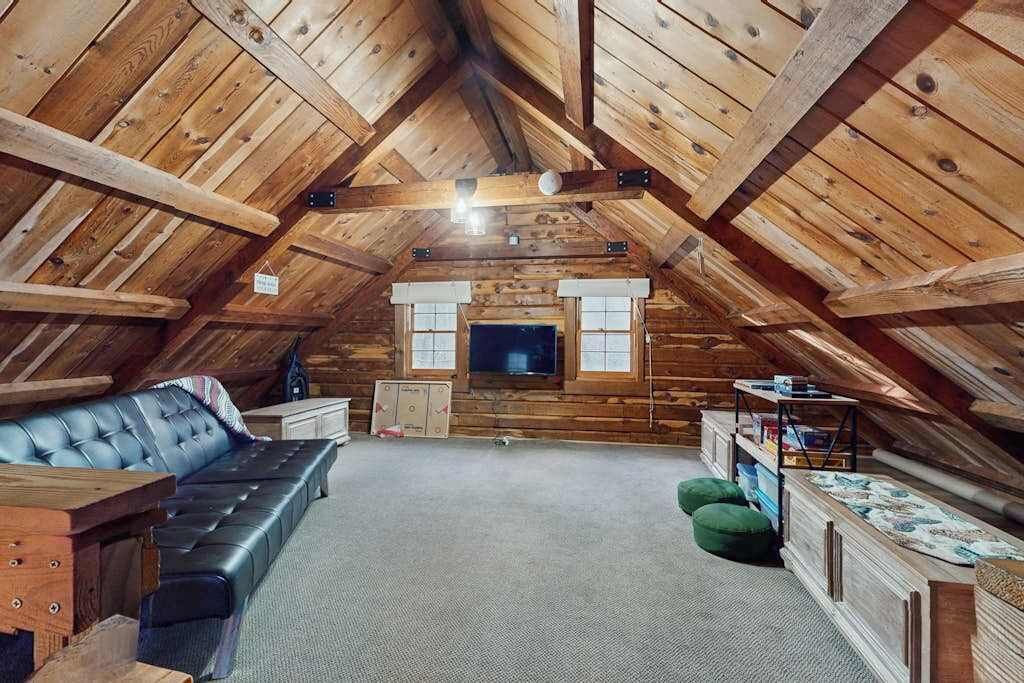 Photo of Livingroom in Cleveland