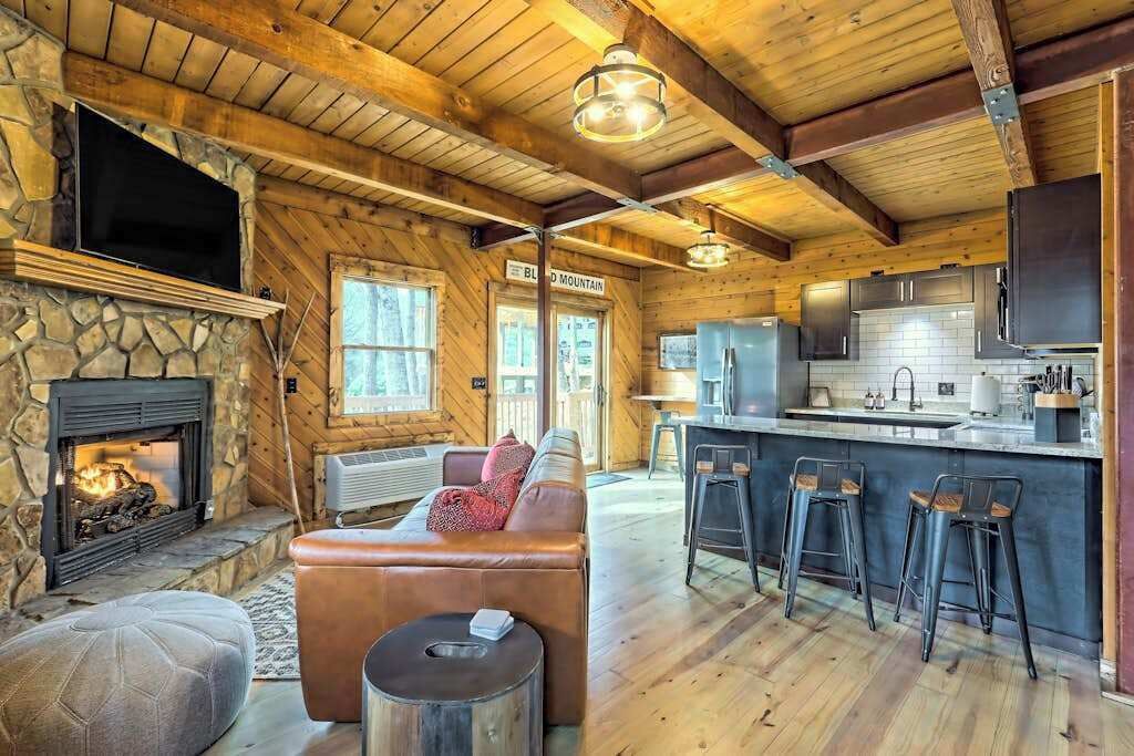 Photo of Livingroom in Blairsville