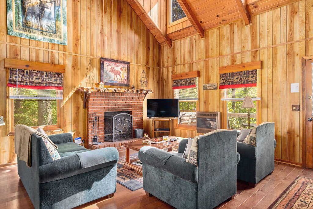 Photo of Livingroom in Blairsville